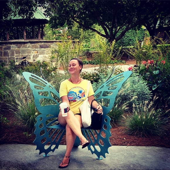 Meet your Posher, Abigail - Picture 1 of 2